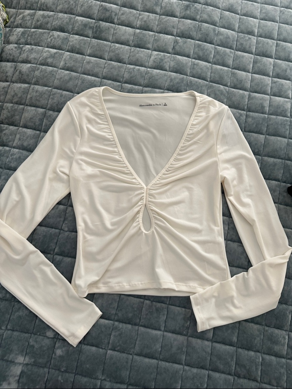 Abercrombie & Fitch Ivory Ruched V-Neck Long Sleeve Top